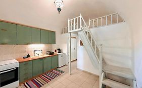 Volta Stonehouse Apartments